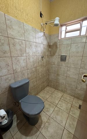 Casa à venda com 440m², 6 quartos e 6 vagasBanheiro 3