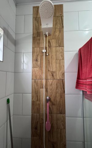 Casa à venda com 440m², 6 quartos e 6 vagasBanheiro da Suíte 2