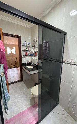 Casa à venda com 440m², 6 quartos e 6 vagasBanheiro 1