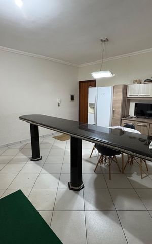 Casa à venda com 440m², 6 quartos e 6 vagasCozinha 