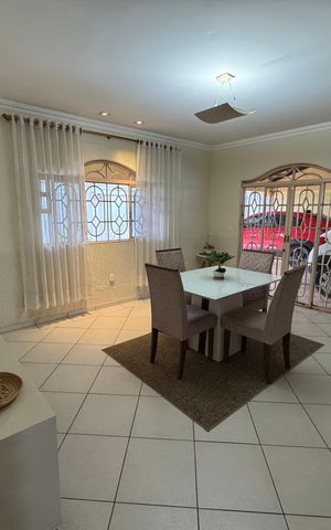 Casa à venda com 440m², 6 quartos e 6 vagasSala de Jantar
