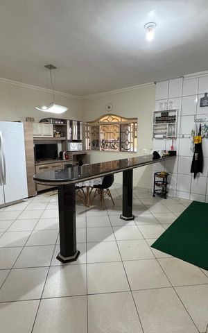 Casa à venda com 440m², 6 quartos e 6 vagasCozinha 