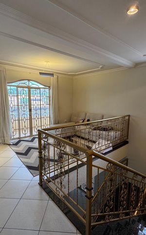 Casa à venda com 440m², 6 quartos e 6 vagasSala de TV