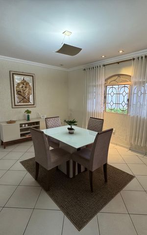 Casa à venda com 440m², 6 quartos e 6 vagasSala de jantar 
