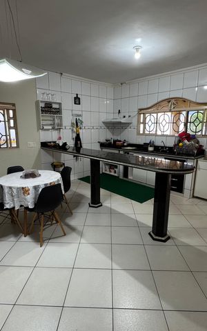 Casa à venda com 440m², 6 quartos e 6 vagasCozinha 