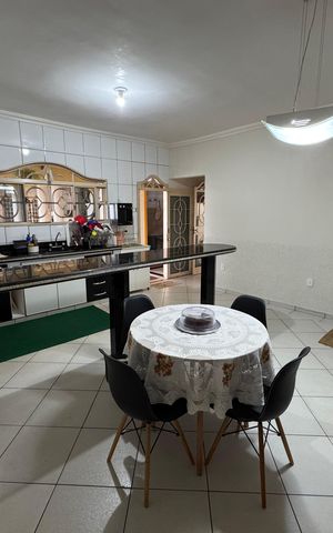 Casa à venda com 440m², 6 quartos e 6 vagasCozinha 