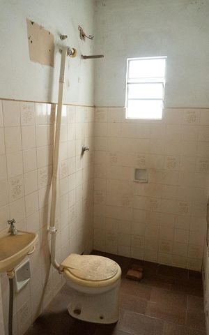Casa à venda com 189m², 5 quartos e sem vaga