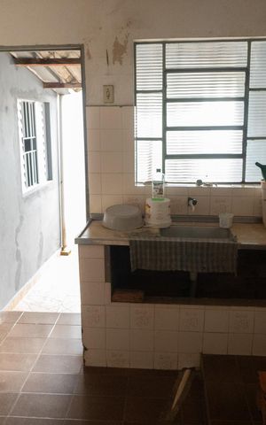 Casa à venda com 189m², 5 quartos e sem vaga