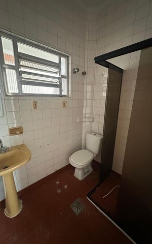 Casa para alugar com 76m², 2 quartos e 1 vaga Casa para alugar com 76m², 2 quartos e 1 vagaBanheiro