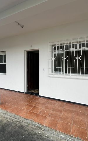 Casa para alugar com 76m², 2 quartos e 1 vaga Casa para alugar com 76m², 2 quartos e 1 vagaVaranda