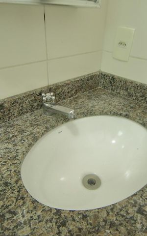 Apartamento para alugar com 55m², 2 quartos e 1 vagaBanheiro 