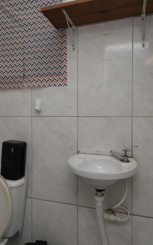 Casa para alugar com 120m², 2 quartos e 6 vagasBanheiro de serviço