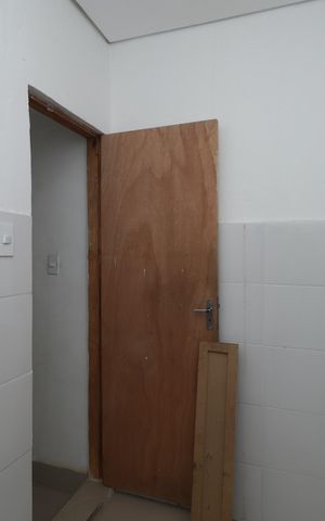 Casa para alugar com 120m², 2 quartos e 6 vagasBanheiro
