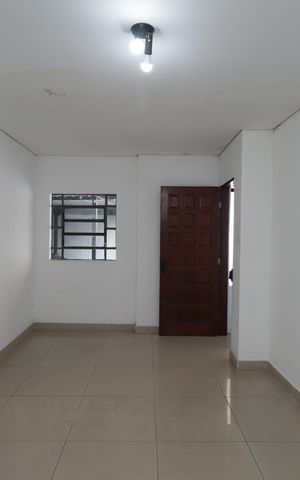 Casa para alugar com 120m², 2 quartos e 6 vagasCozinha