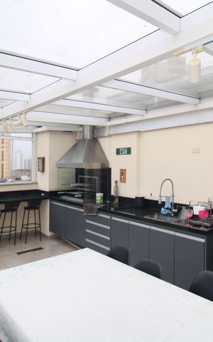 Apartamento para alugar com 185m², 4 quartos e 3 vagasVaranda