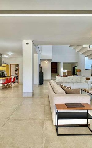 Casa de condomínio para alugar com 772m², 3 quartos e 4 vagas