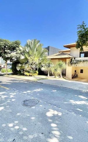 Casa de condomínio para alugar com 772m², 3 quartos e 4 vagas