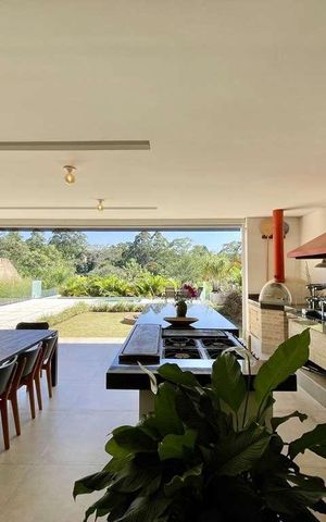 Casa de condomínio para alugar com 772m², 3 quartos e 4 vagas