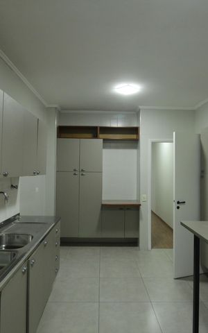 Apartamento para alugar com 153m², 3 quartos e 2 vagasCozinha e Área de Serviço