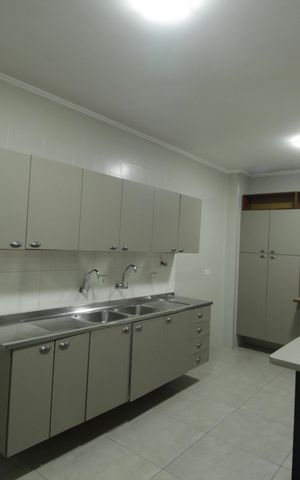 Apartamento para alugar com 153m², 3 quartos e 2 vagasCozinha e Área de Serviço
