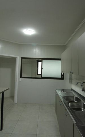 Apartamento para alugar com 153m², 3 quartos e 2 vagasCozinha e Área de Serviço