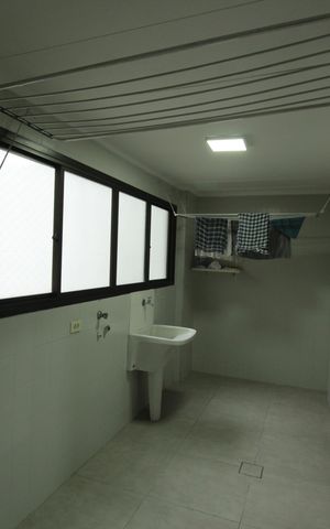 Apartamento para alugar com 153m², 3 quartos e 2 vagasCozinha e Área de Serviço