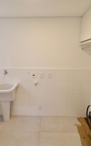 Casa de condomínio para alugar com 502m², 3 quartos e 4 vagasÁrea de Serviço