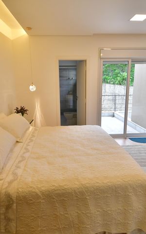 Casa de condomínio para alugar com 502m², 3 quartos e 4 vagasSuíte 2