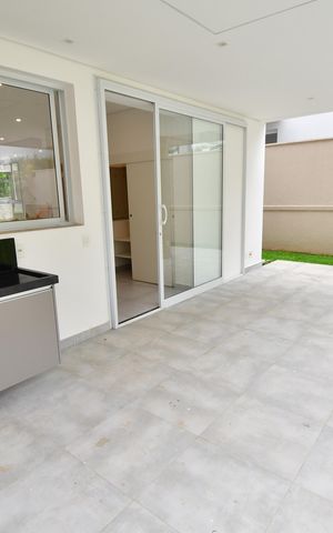 Casa de condomínio para alugar com 502m², 3 quartos e 4 vagasVaranda
