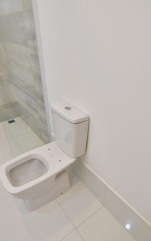 Casa de condomínio para alugar com 502m², 3 quartos e 4 vagasBanheiro Suíte 2