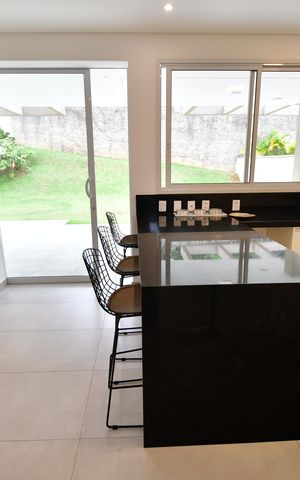 Casa de condomínio para alugar com 502m², 3 quartos e 4 vagasCozinha