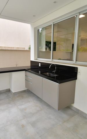 Casa de condomínio para alugar com 502m², 3 quartos e 4 vagasVaranda