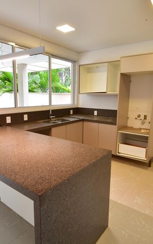 Casa de condomínio para alugar com 498m², 3 quartos e 4 vagasCozinha