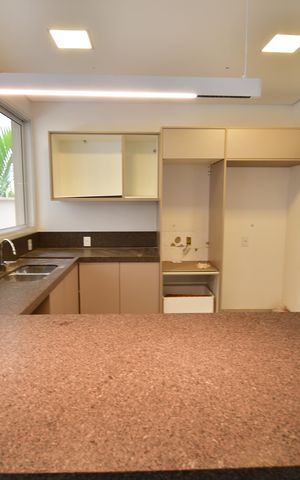 Casa de condomínio para alugar com 498m², 3 quartos e 4 vagasCozinha