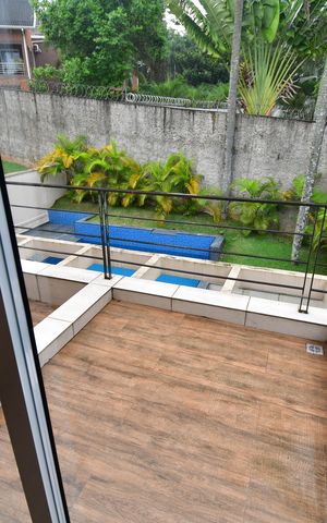 Casa de condomínio para alugar com 498m², 3 quartos e 4 vagasQuarto 2 - Suíte  Sacada