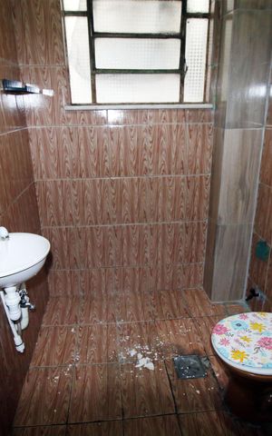 Apartamento para alugar com 60m², 2 quartos e sem vagaBanheiro