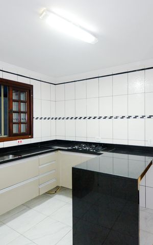 Casa para alugar com 200m², 3 quartos e 2 vagasCozinha