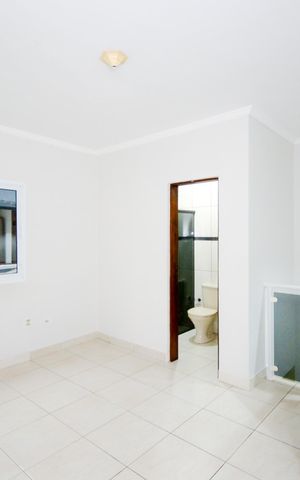 Casa para alugar com 200m², 3 quartos e 2 vagasSuíte - Edícula 