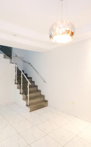 Casa para alugar com 200m², 3 quartos e 2 vagasSala