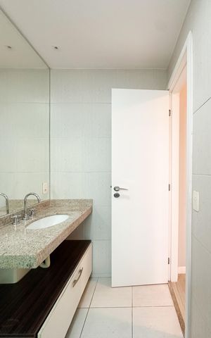 Apartamento para alugar com 156m², 4 quartos e 3 vagas Apartamento para alugar com 156m², 4 quartos e 3 vagasBanheiro da Suíte 2