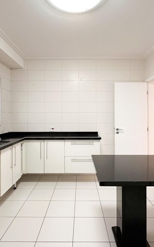 Apartamento para alugar com 156m², 4 quartos e 3 vagas Apartamento para alugar com 156m², 4 quartos e 3 vagasCozinha