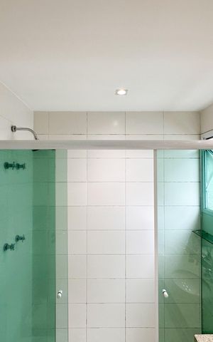 Apartamento para alugar com 156m², 4 quartos e 3 vagas Apartamento para alugar com 156m², 4 quartos e 3 vagasBanheiro da Suíte 1