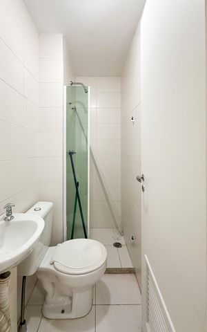Apartamento para alugar com 156m², 4 quartos e 3 vagas Apartamento para alugar com 156m², 4 quartos e 3 vagasBanheiro de serviço