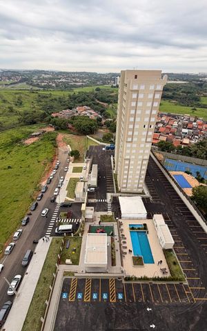 Apartamento à venda com 43m², 2 quartos e 1 vaga Apartamento à venda com 43m², 2 quartos e 1 vagaFachada