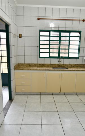 Casa para alugar com 295m², 3 quartos e 3 vagasCozinha