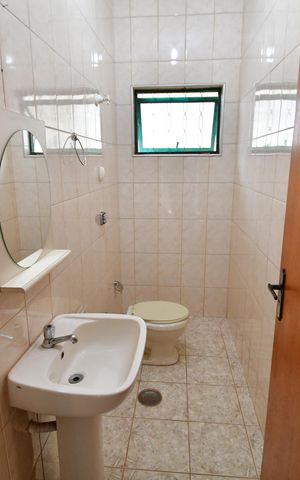 Casa para alugar com 295m², 3 quartos e 3 vagasLavabo