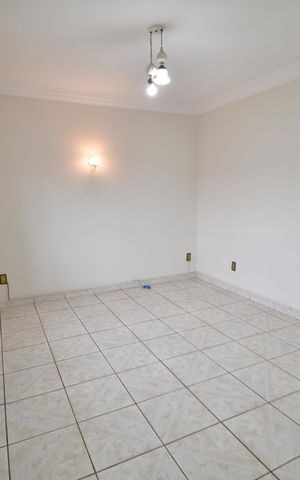Casa para alugar com 295m², 3 quartos e 3 vagasSala