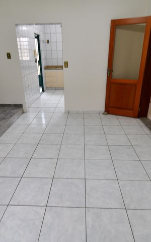 Casa para alugar com 295m², 3 quartos e 3 vagasSala