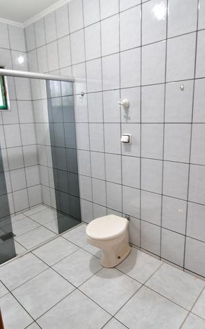 Casa para alugar com 295m², 3 quartos e 3 vagasBanheiro