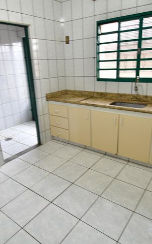 Casa para alugar com 295m², 3 quartos e 3 vagasCozinha